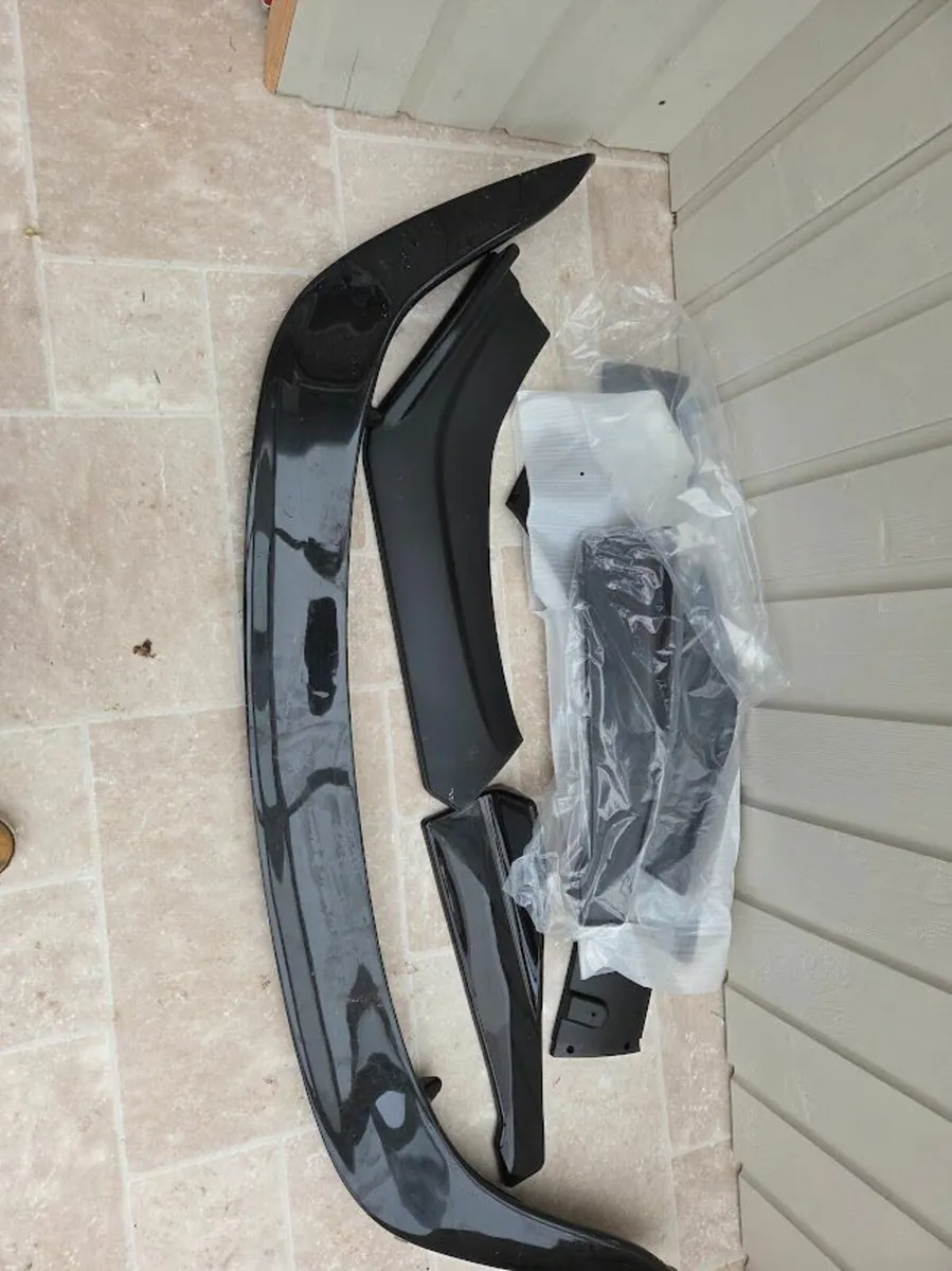 Boot spoiler and side skirts for BMW - Image 4