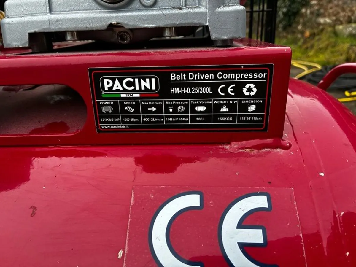 Pacini 300L air compressor - Image 3
