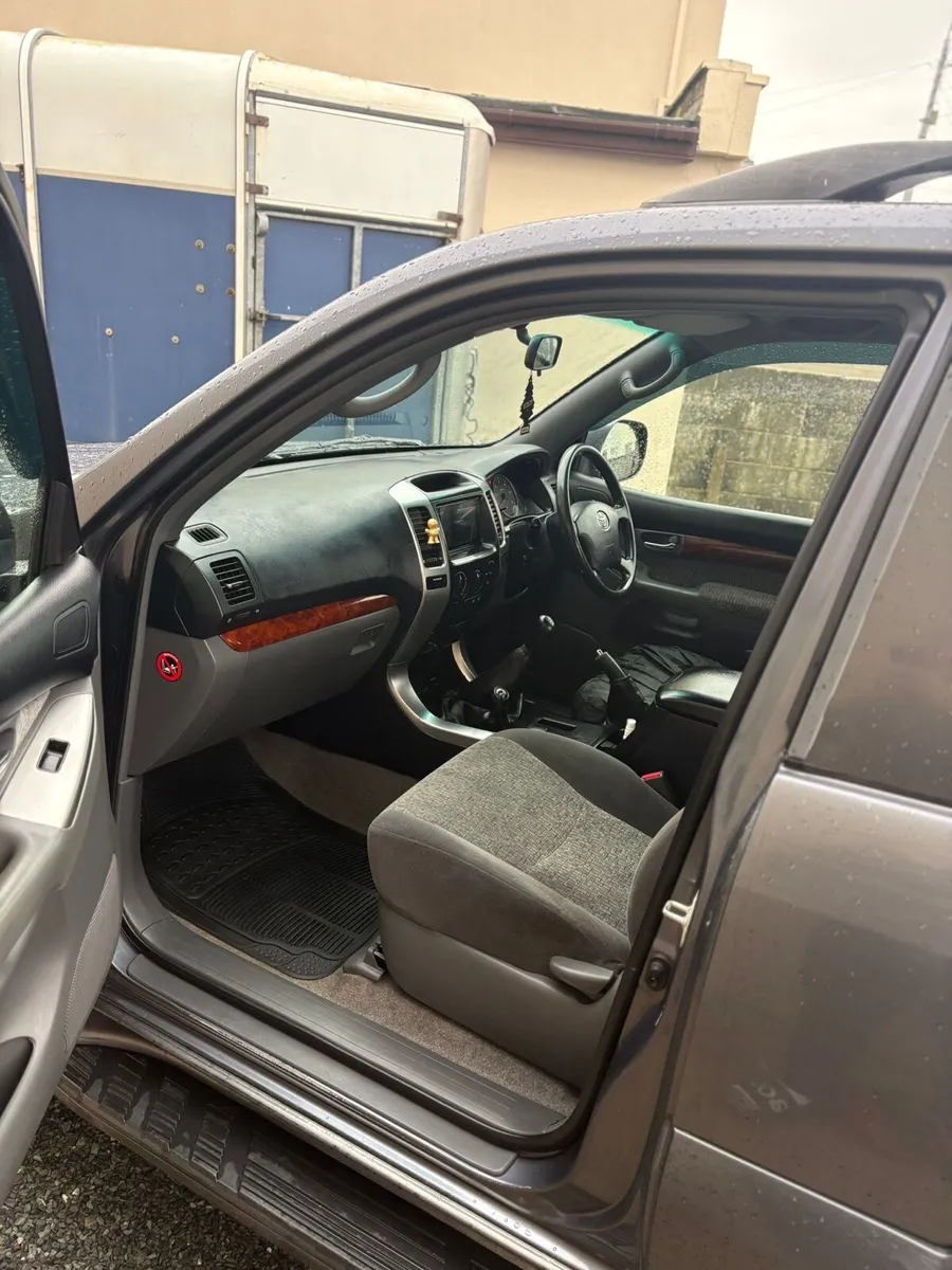 Toyota Landcruiser - Image 4