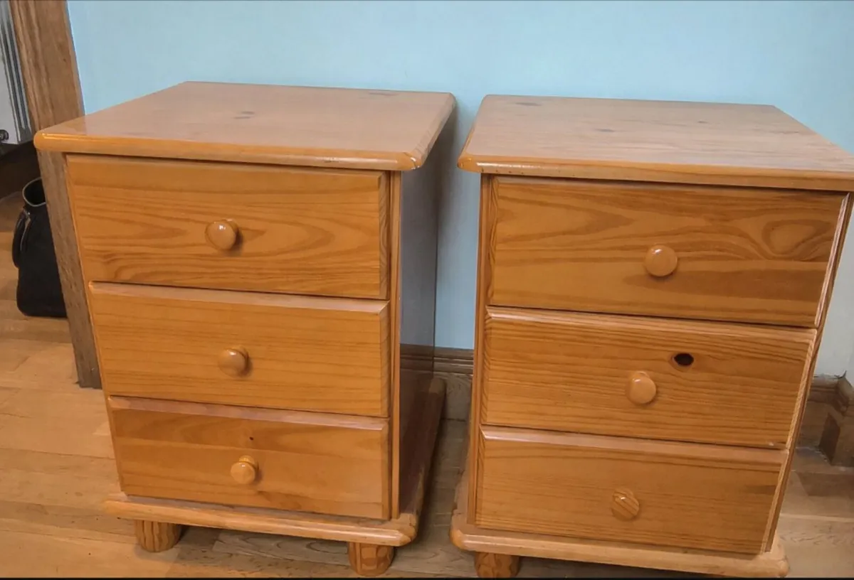 Two Wooden Bedside Lockers with Drawers - Image 2
