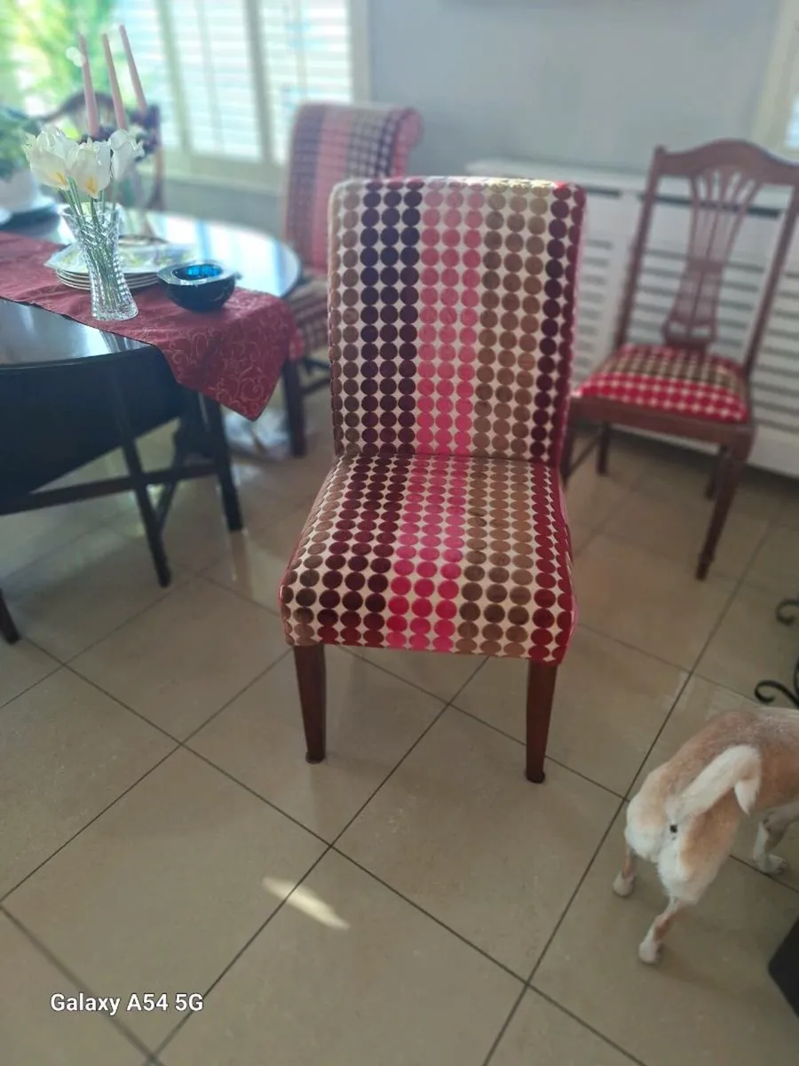 Dinningroom table x 6 chairs - Image 1