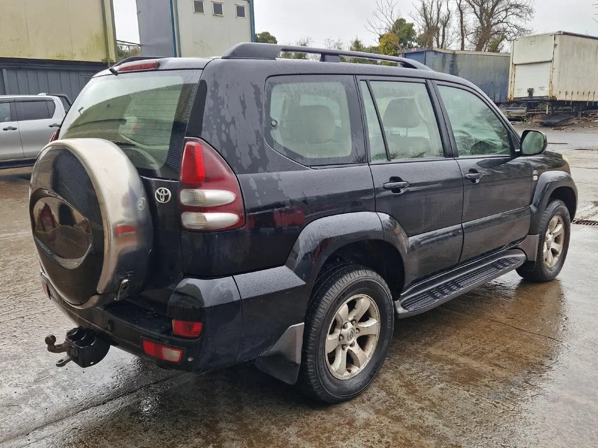 Toyota Land Cruiser 2005 - Image 3