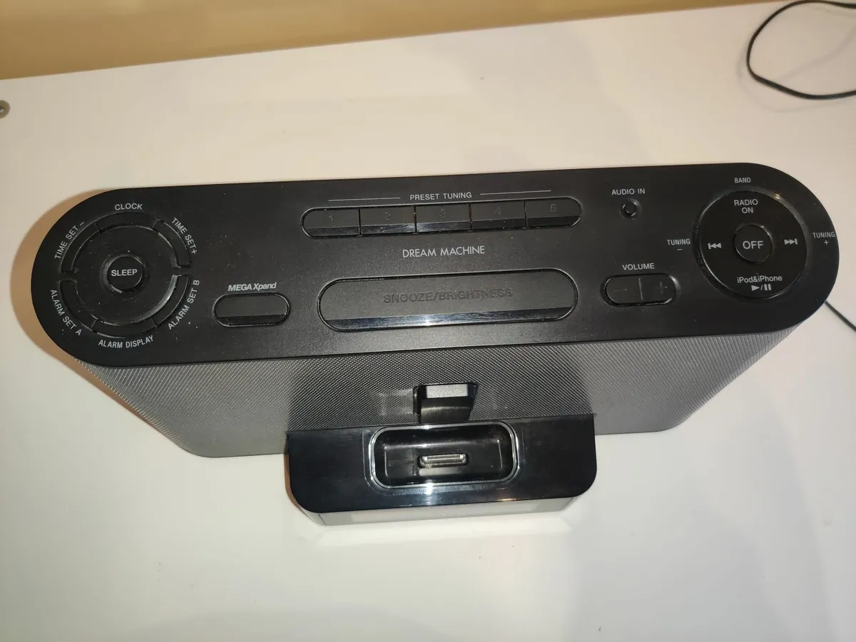 Sony Dream Machine FM/AM Clock Radio with iPod Doc - Image 2