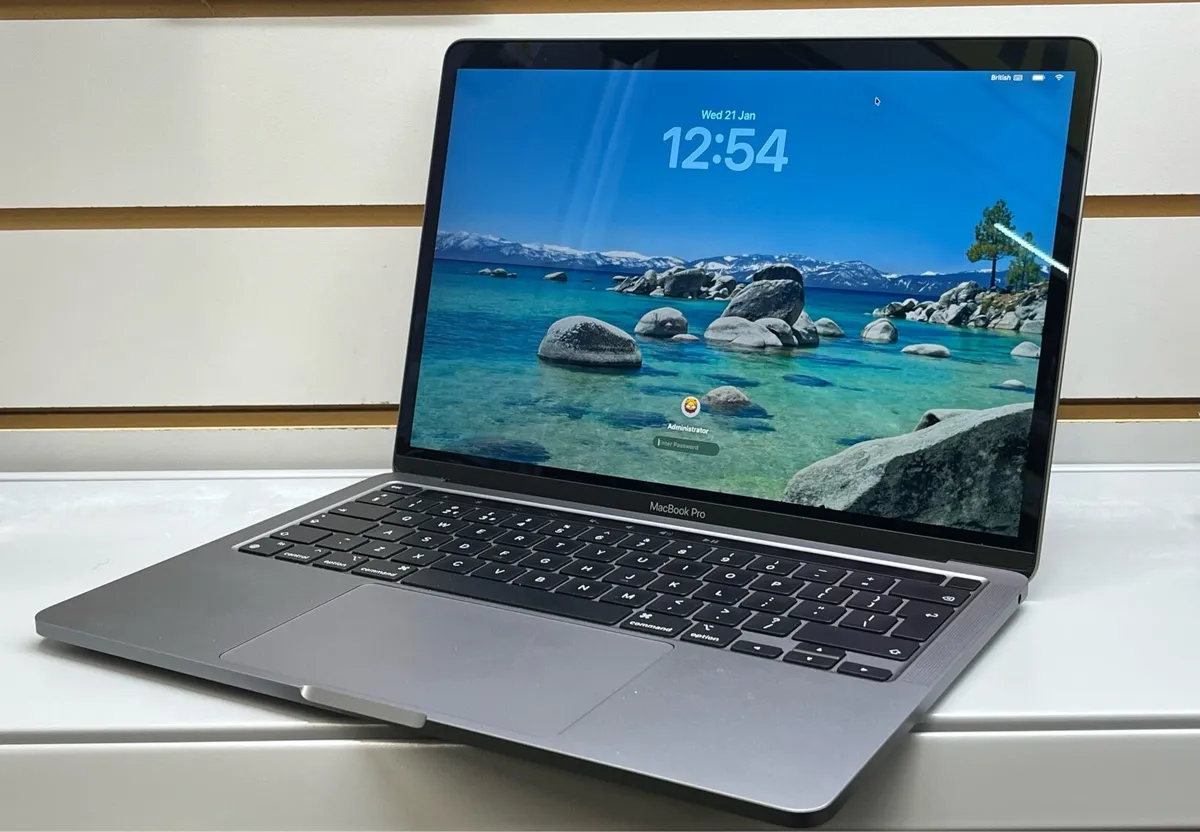 MacBook Pro M2 - Image 1