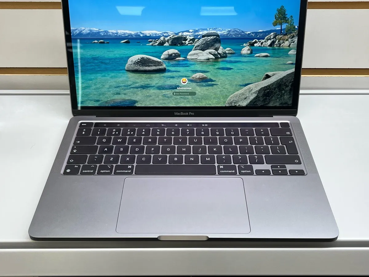 MacBook Pro M2 - Image 3