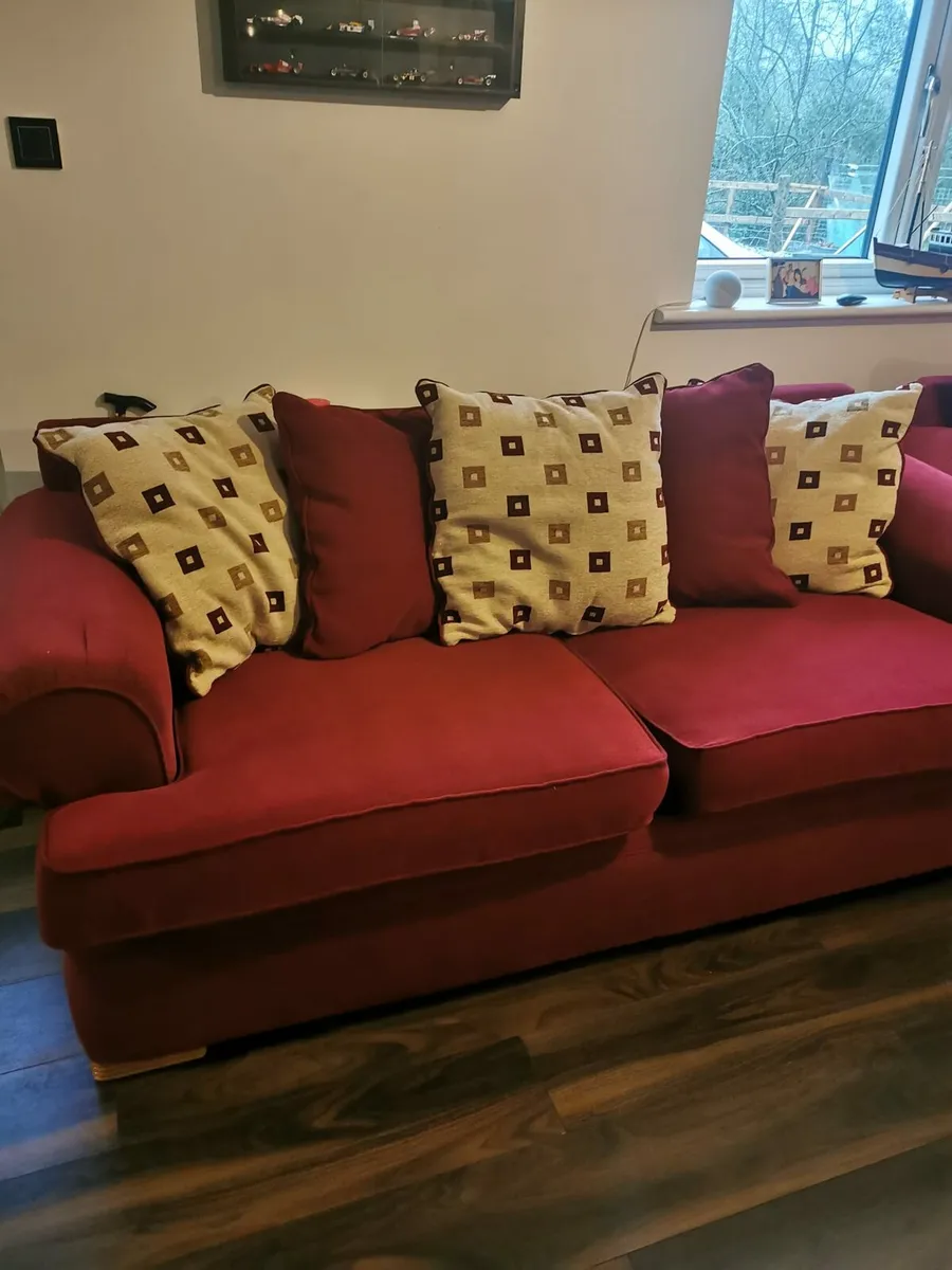 3,2,1 + puffy sofa - Image 1