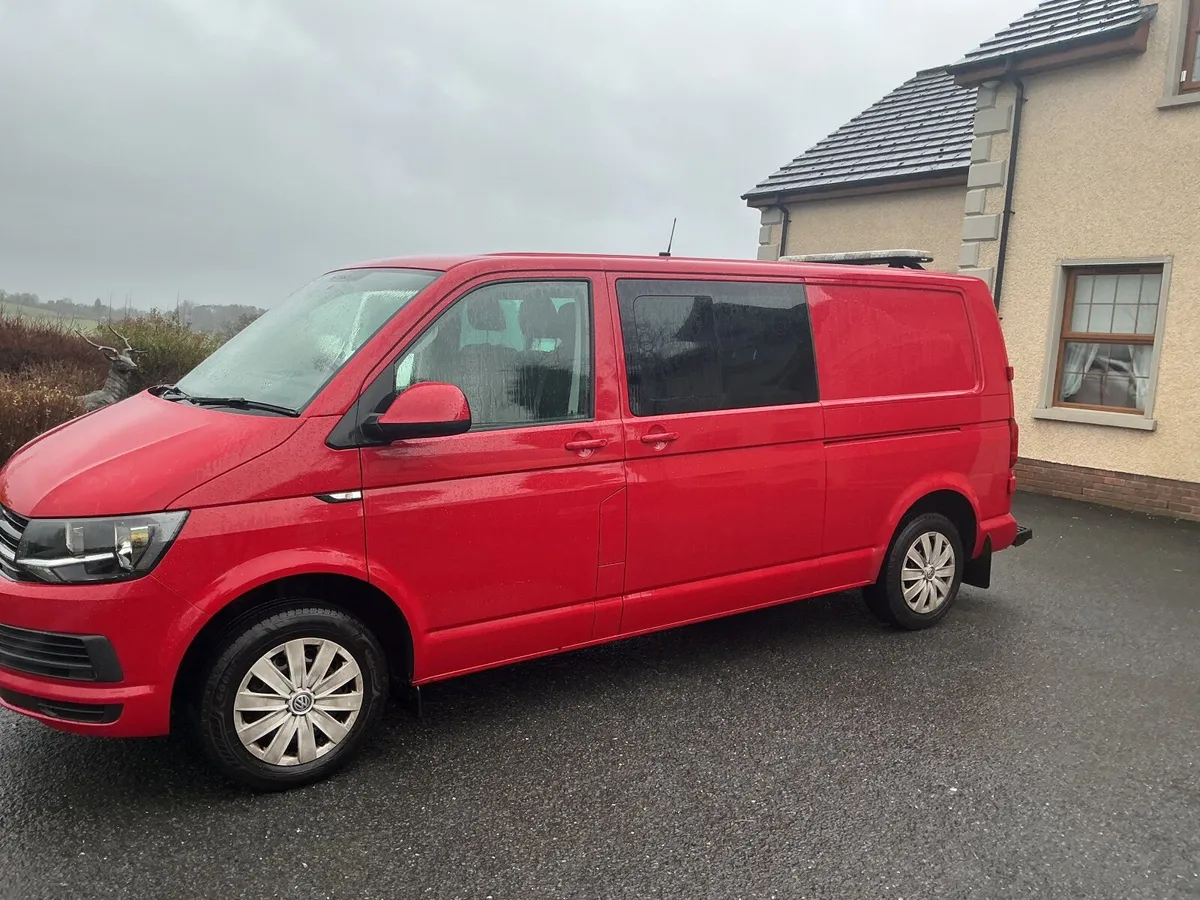 Volkswagen Transporter crew cab - Image 1