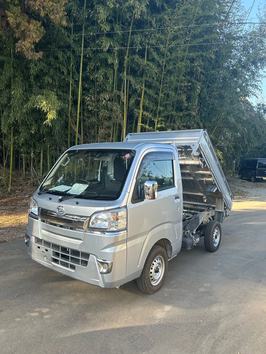 2021 Daihatsu Hijet 4 wheel drive Tipper - Image 1