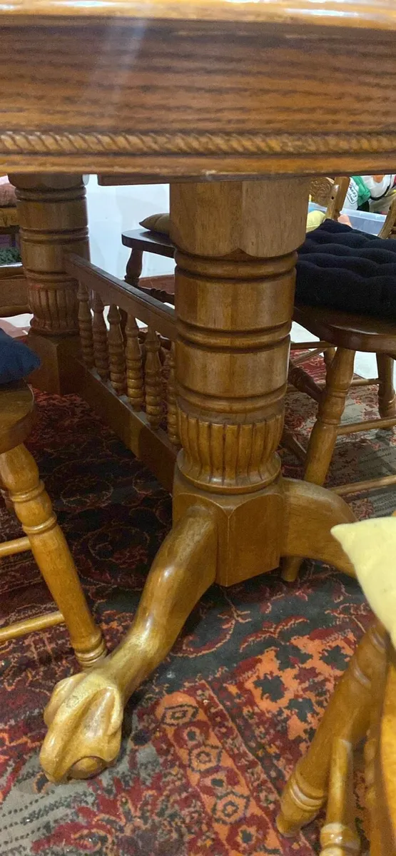 Solid oak dinning table - Image 3