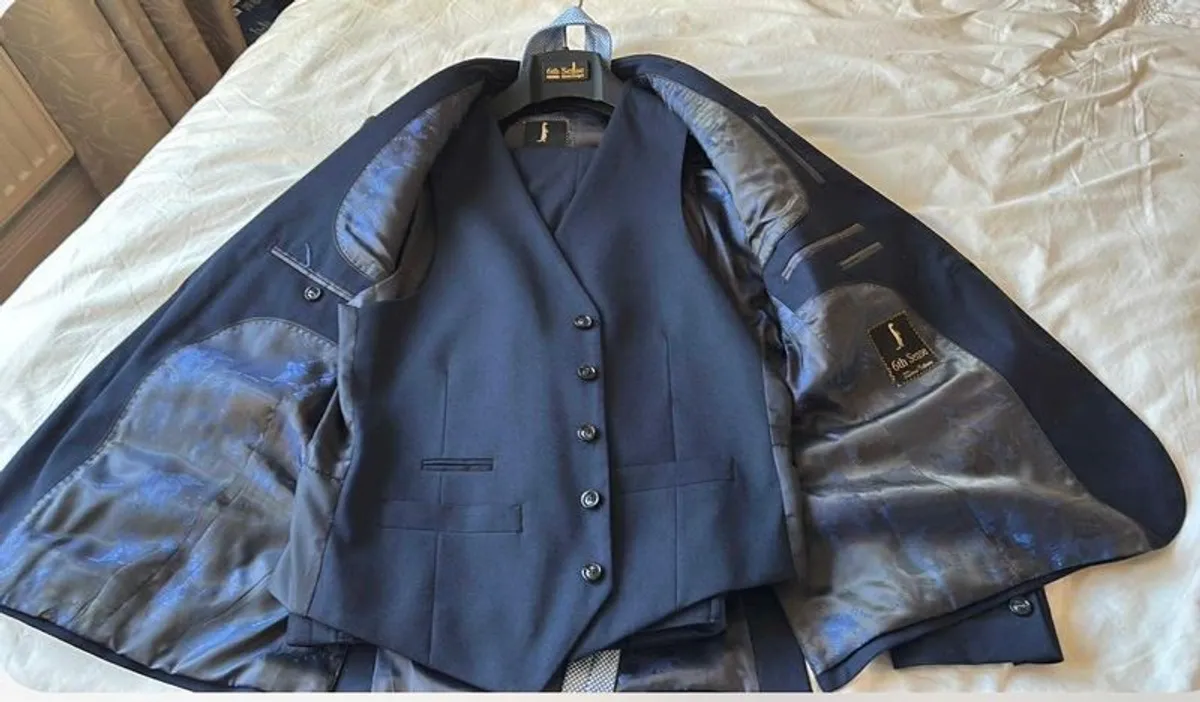 3 pieces suit - Image 2