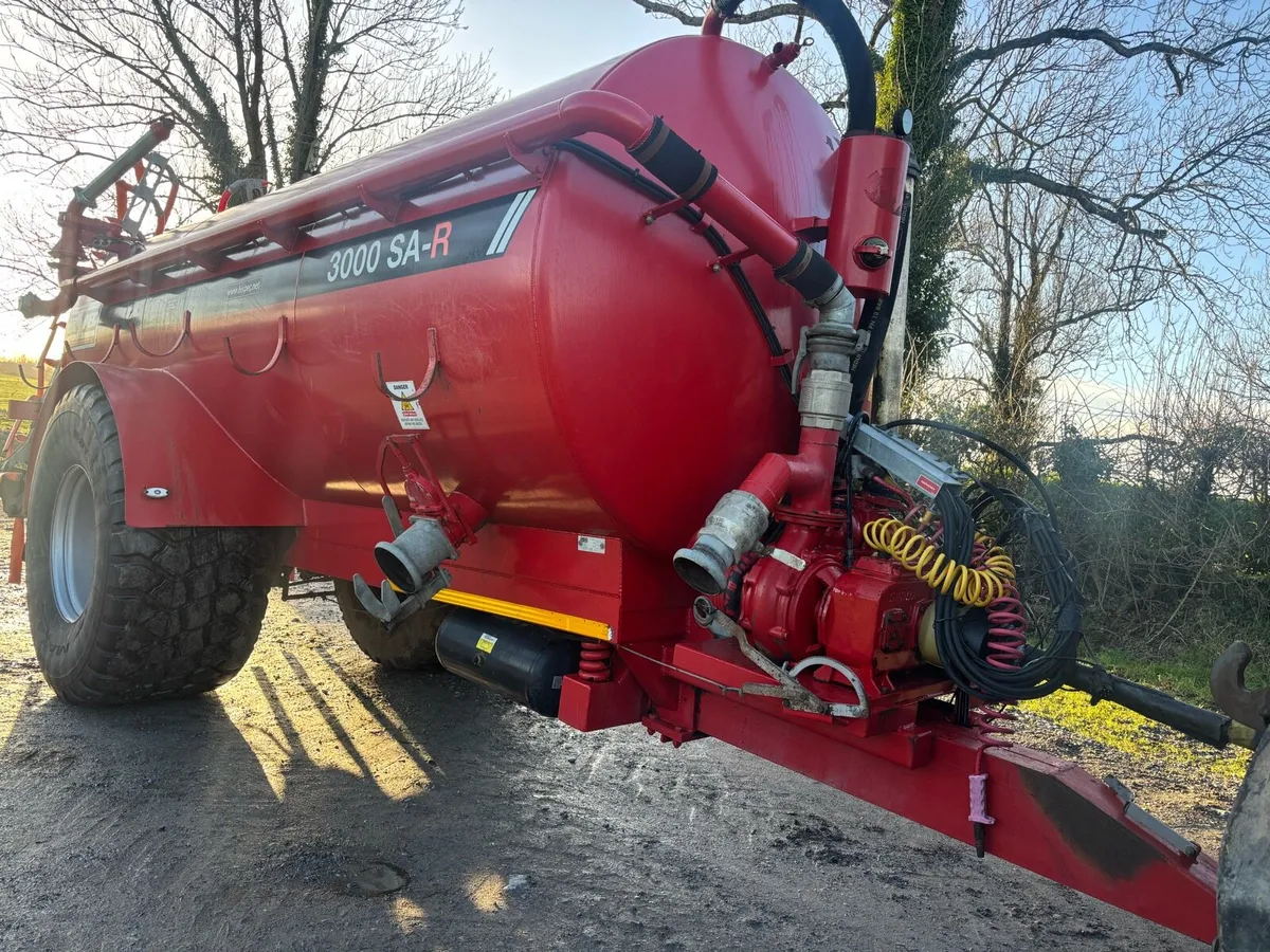 Hi spec 3000 gallon tanker - Image 3