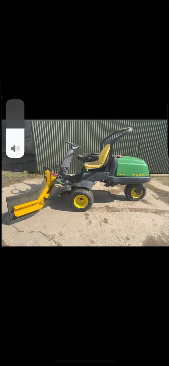 John Deere Yard Scraper - Image 2