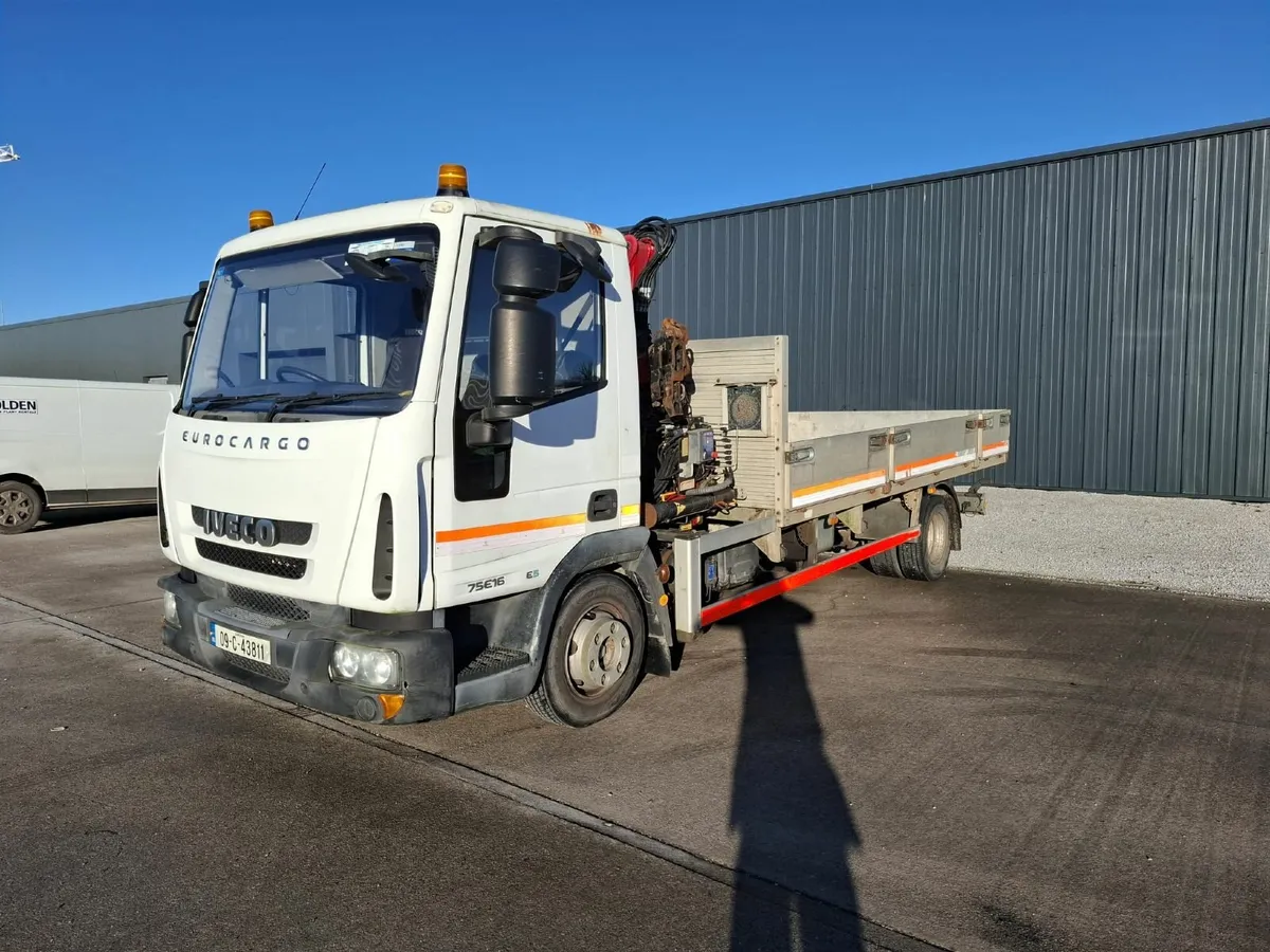 Iveco Eurocargo 75E16 Dropside/Crane **61,000km** - Image 3