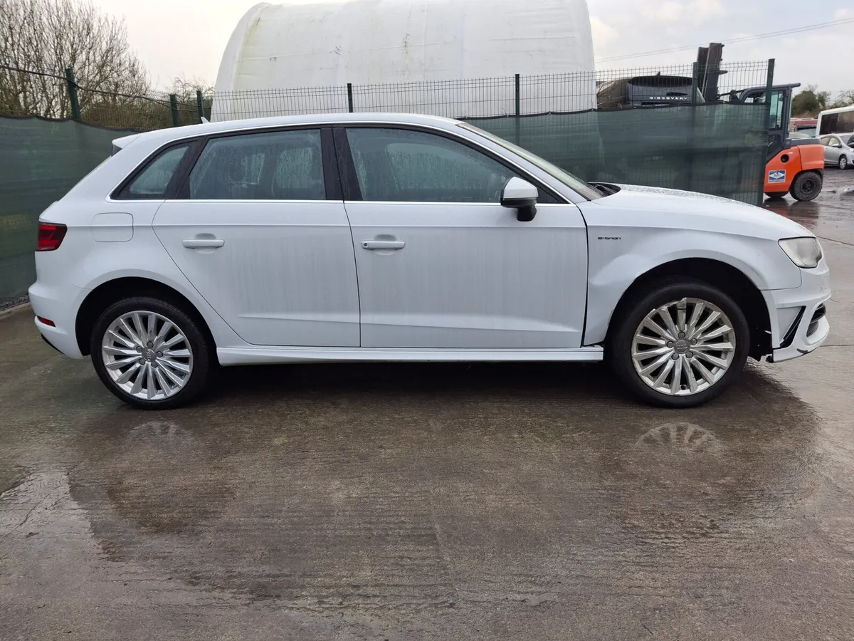 2016 Audi A3 Sportback  1.4 TFSI ETRON Hybrid  Au - Image 4