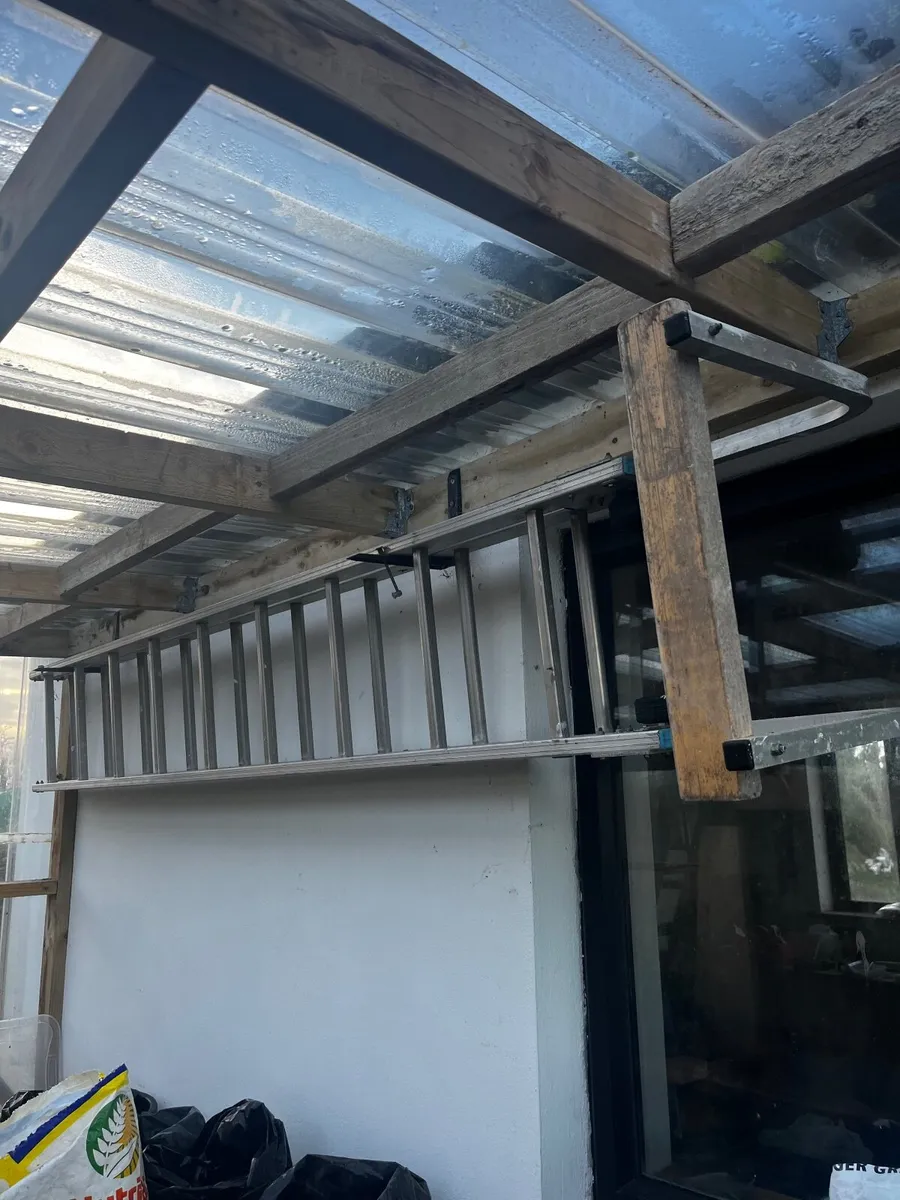 Roof ladder - Image 1