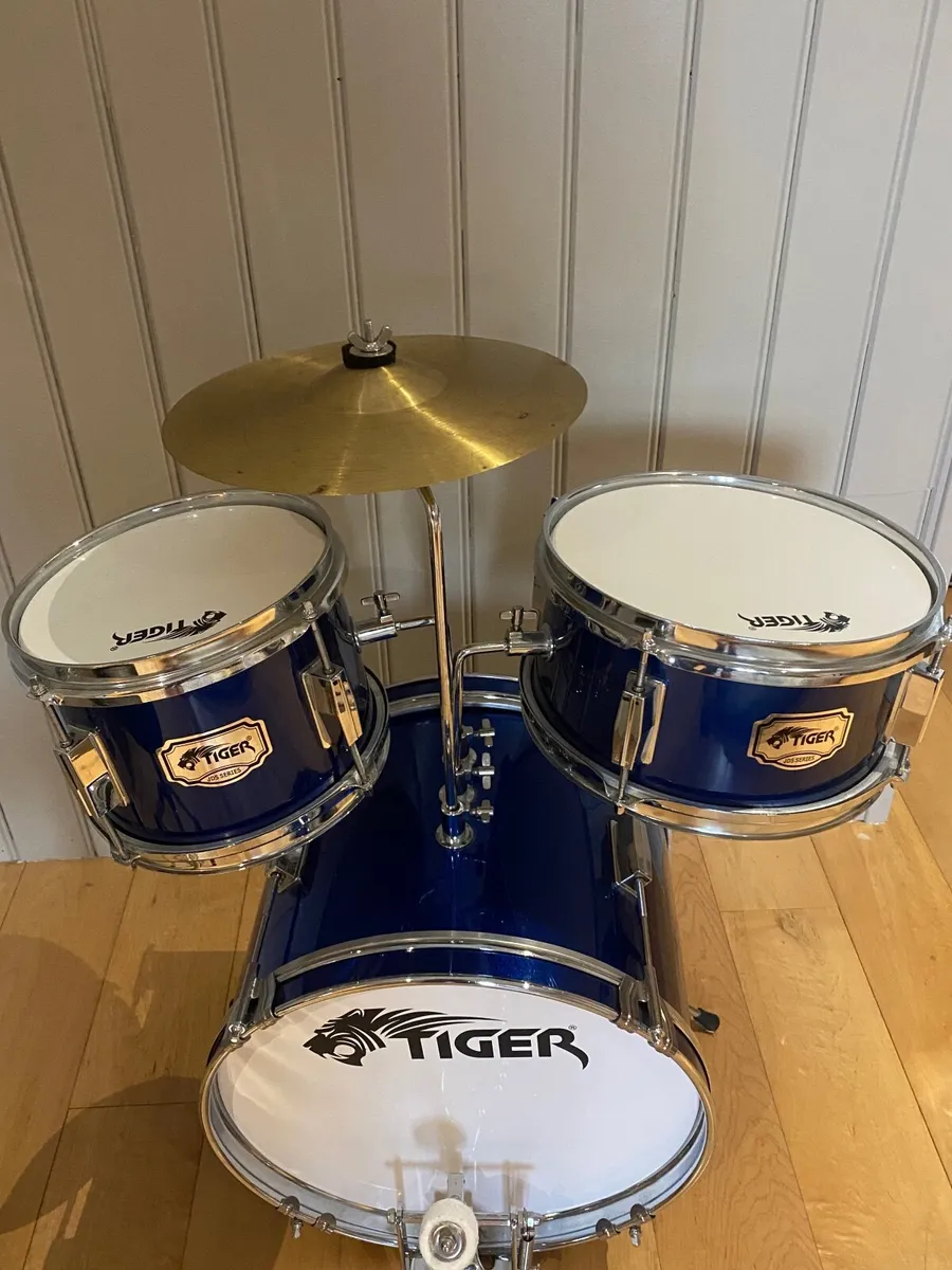 Kids drum kit - Image 1