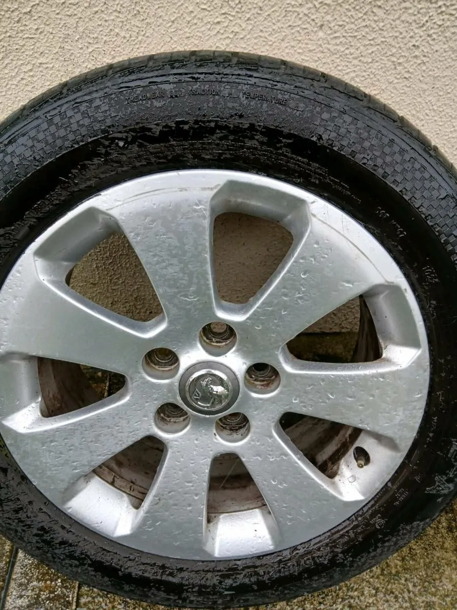 Vauxhall 17in Wheels+tyres - Image 4