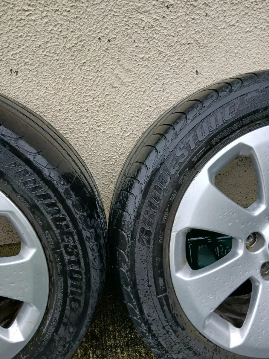 Vauxhall 17in Wheels+tyres - Image 2
