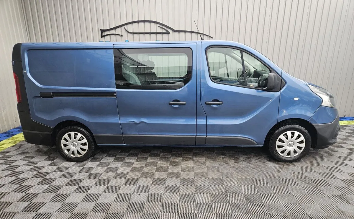 2017 Renault Trafic 1.6D Crew Cab - Image 2