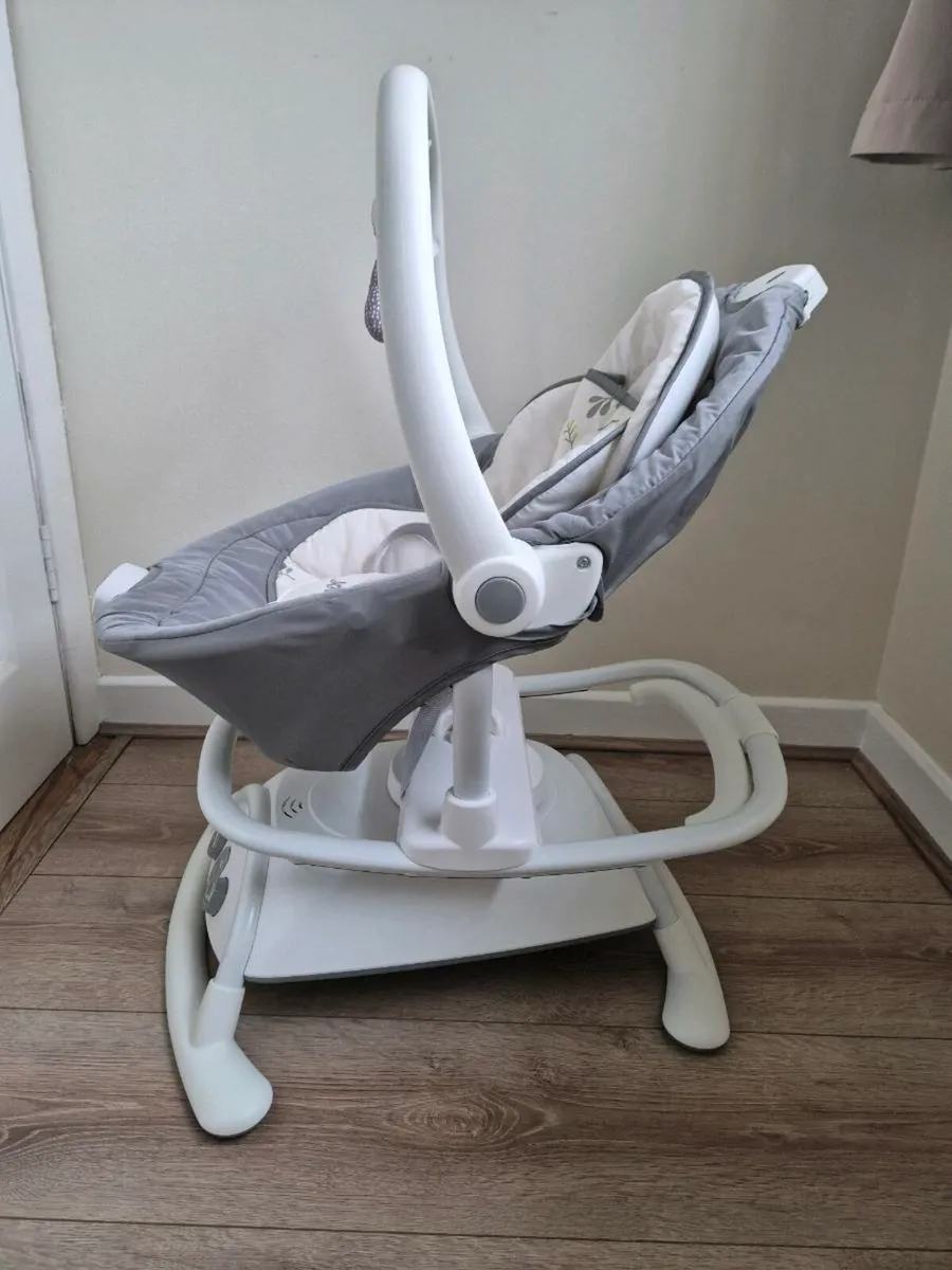 Joie swing and rocker - Image 4