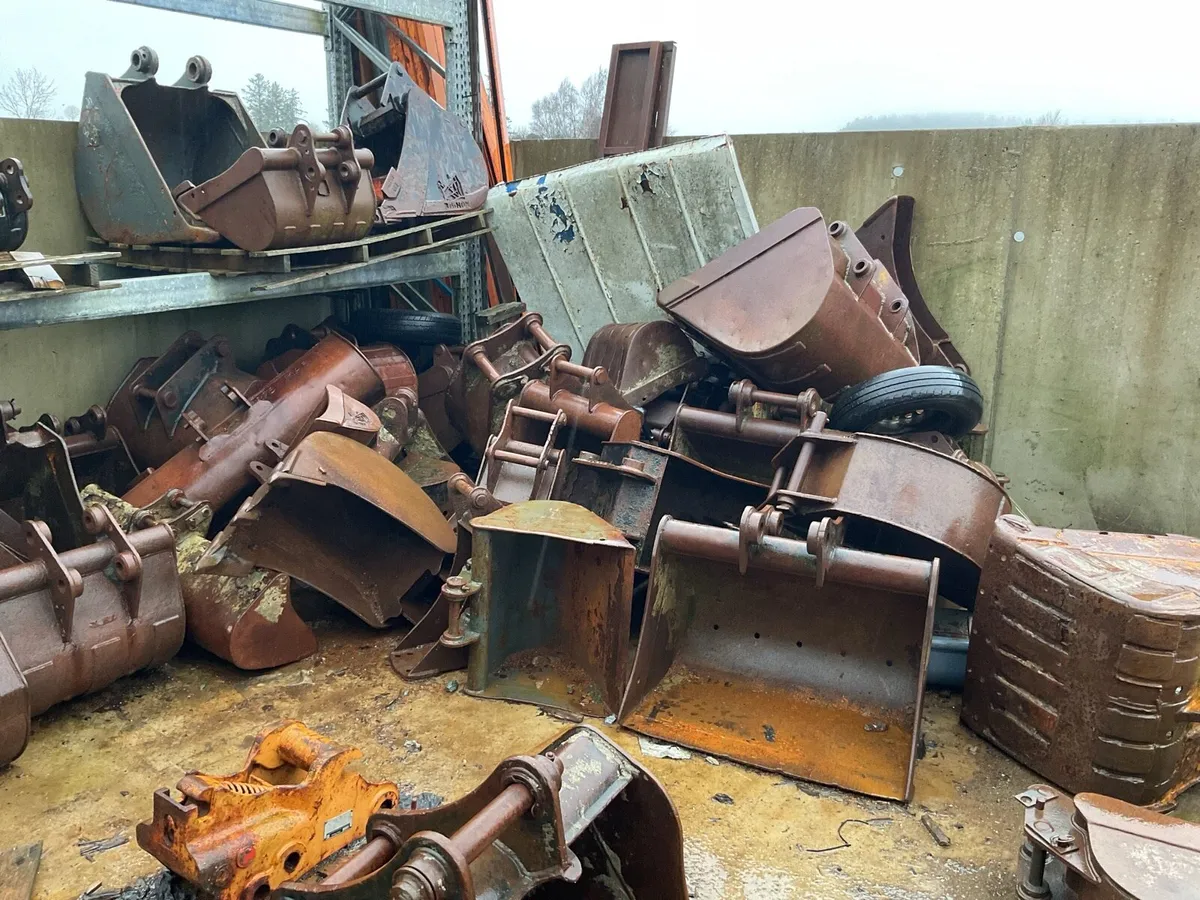 Job Lot of various digger buckets - Image 1