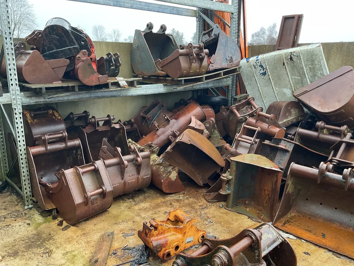 Job Lot of various digger buckets - Image 2