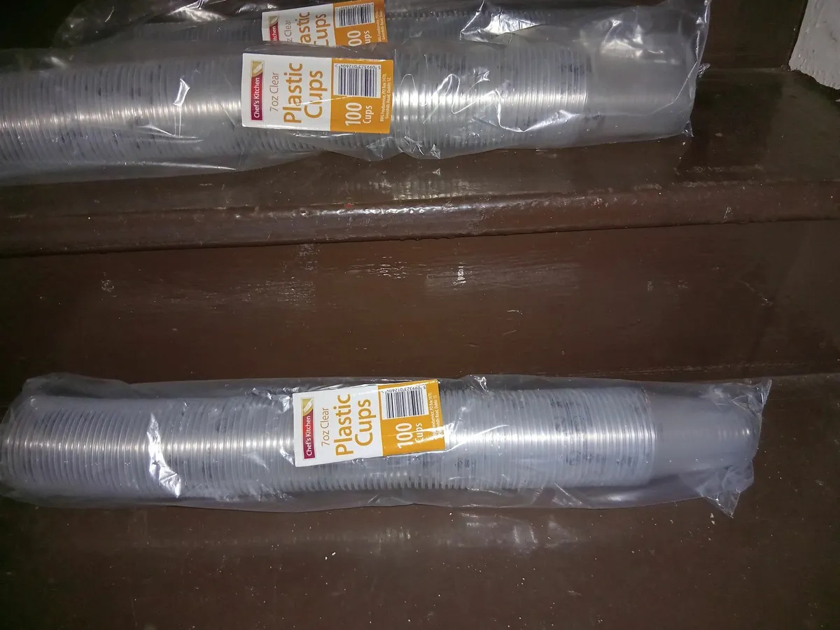 40 GLASSES & 300 BRAND NEW PLASTIC GLASSES - Image 3