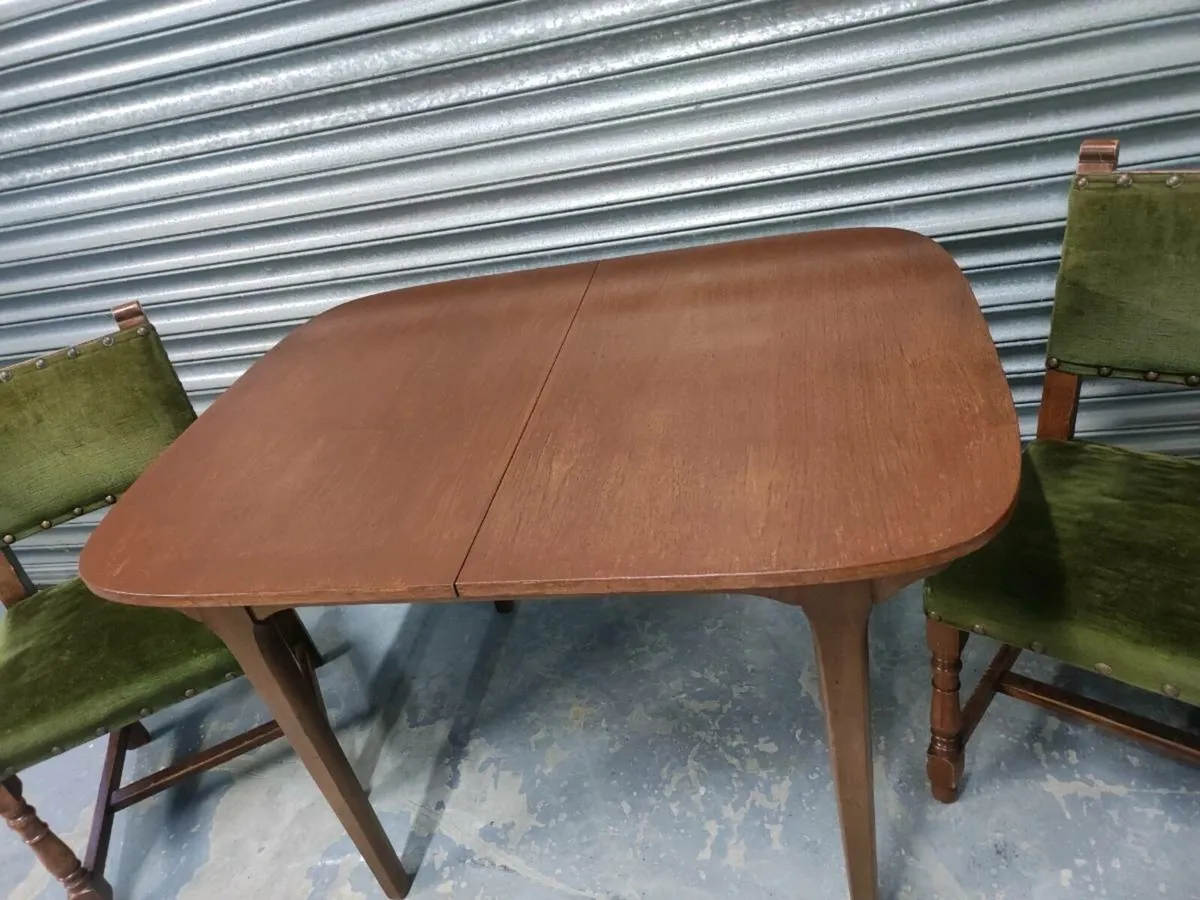 1960's table & chairs set 🚚 - Image 4