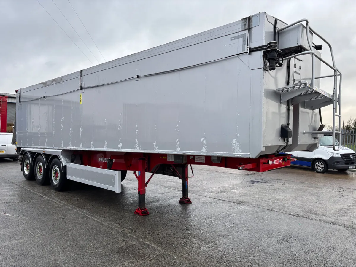 2020 Fruehauf 70 yard tipping trailer rear lift - Image 1