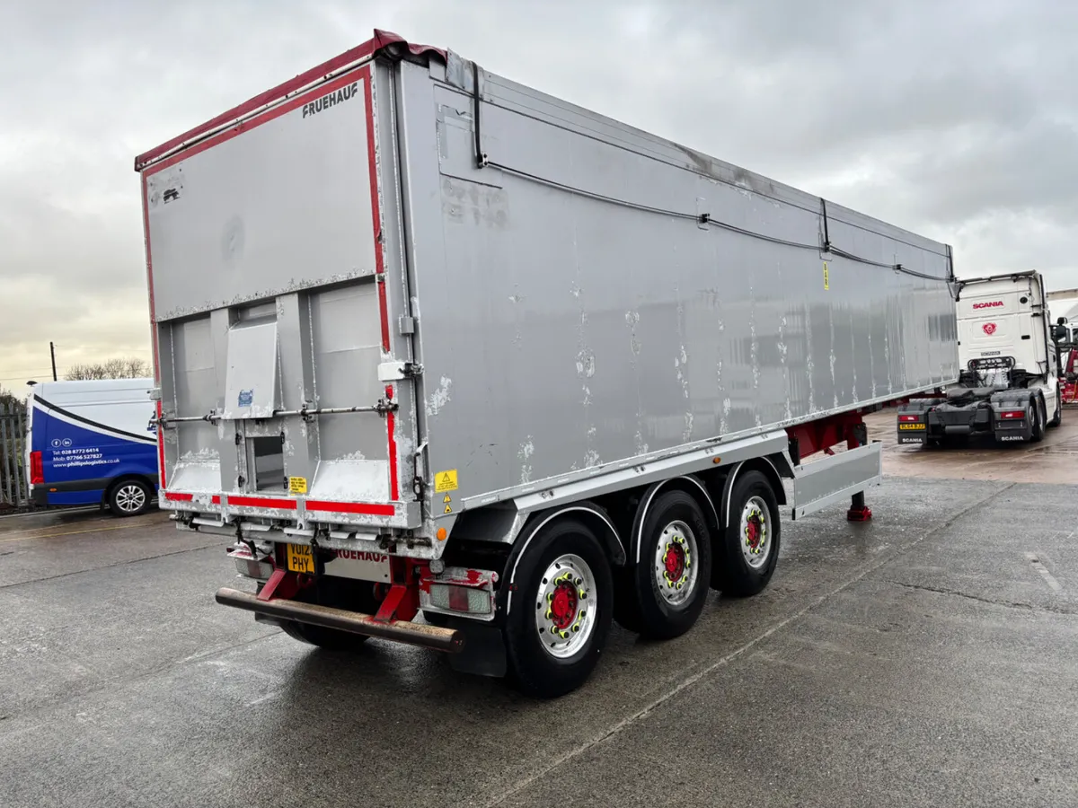2020 Fruehauf 70 yard tipping trailer rear lift - Image 4