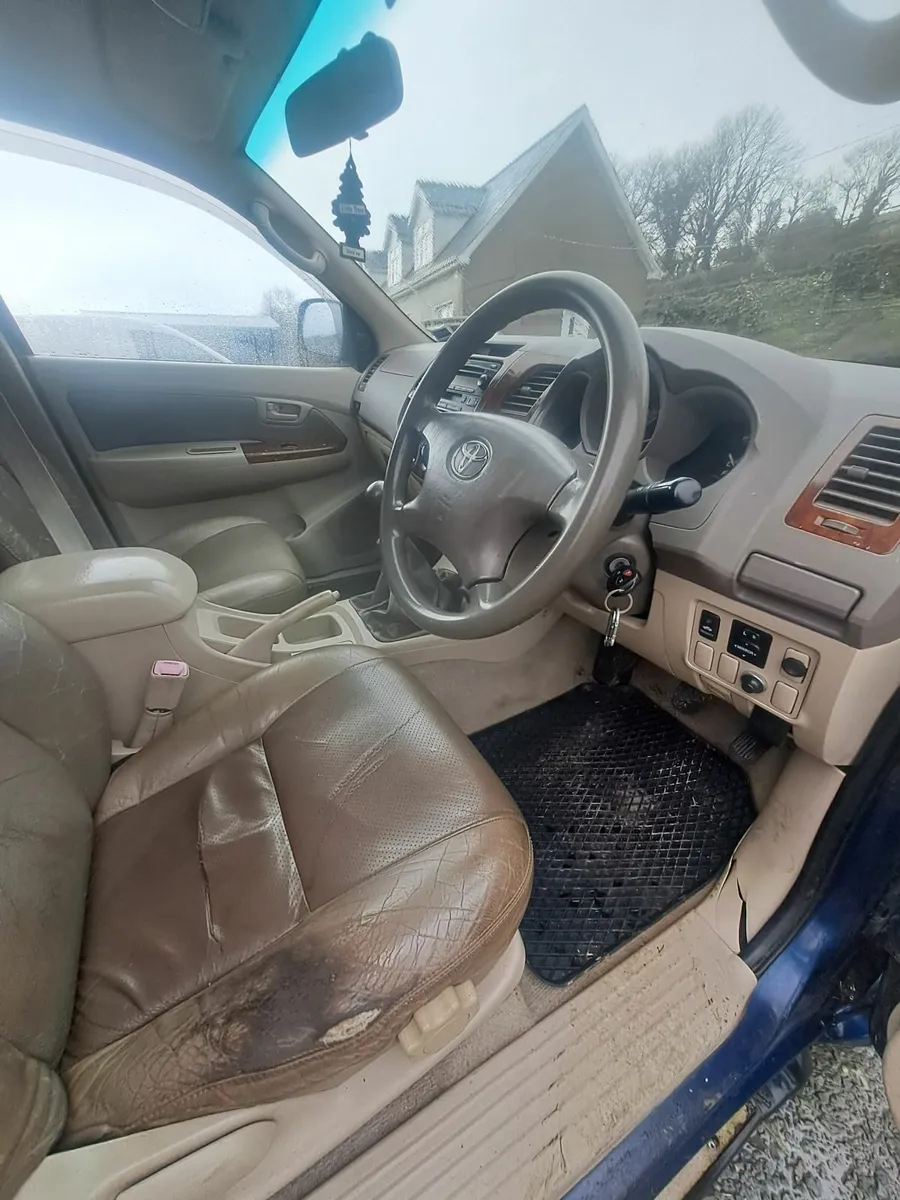 Toyota Hilux 2008 - Image 4