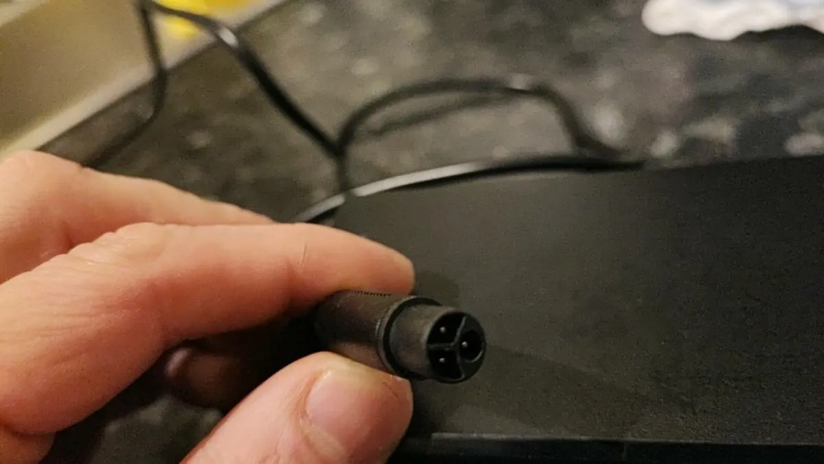 Kukirin G2 Pro charger - Image 2