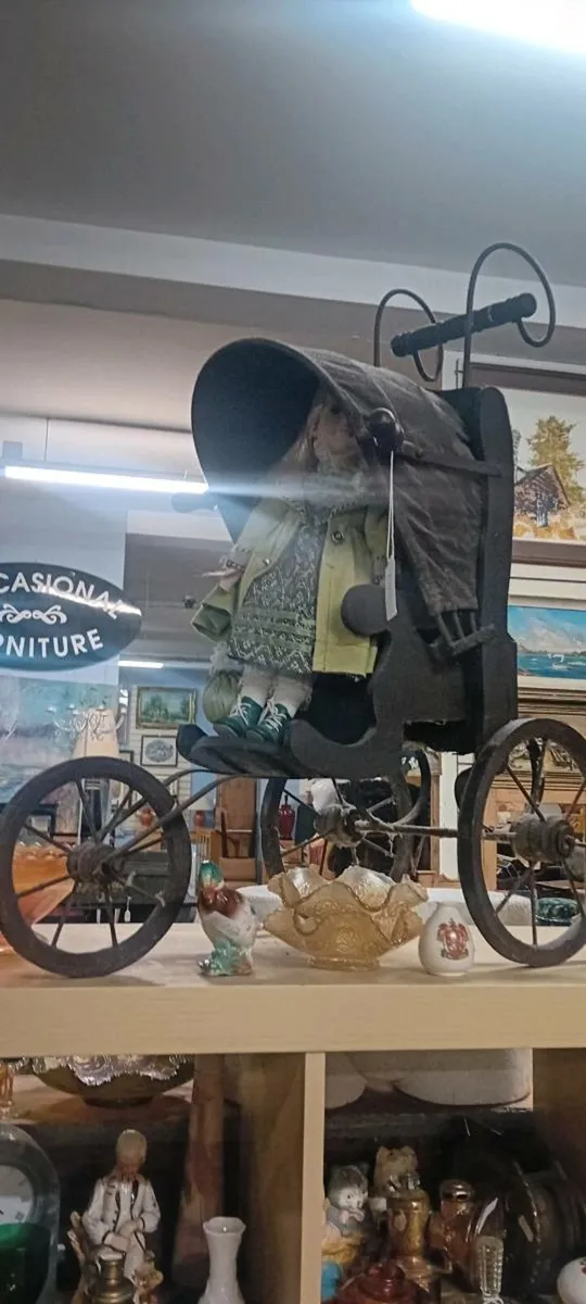 Decorative Victorian Style Dolls Pram