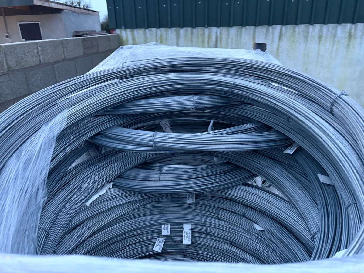 Sheep hurled and sheep wire - Image 2