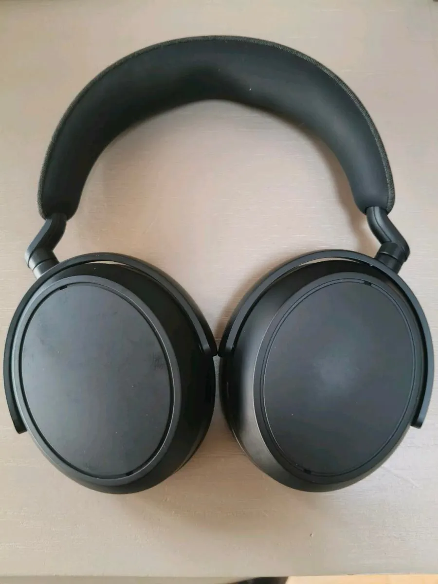 Sennheiser Momentum 4 Headphones - Image 1