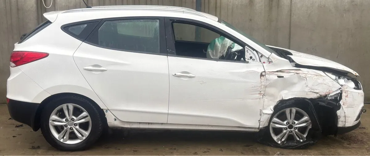 2013 Hyundai ix35 parts - Image 4