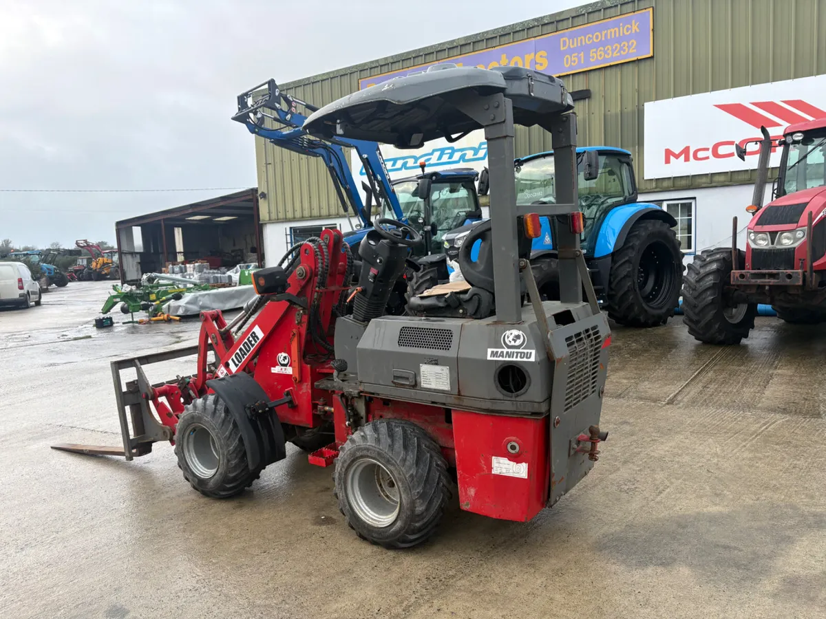 2017 Manitech loader - Image 4