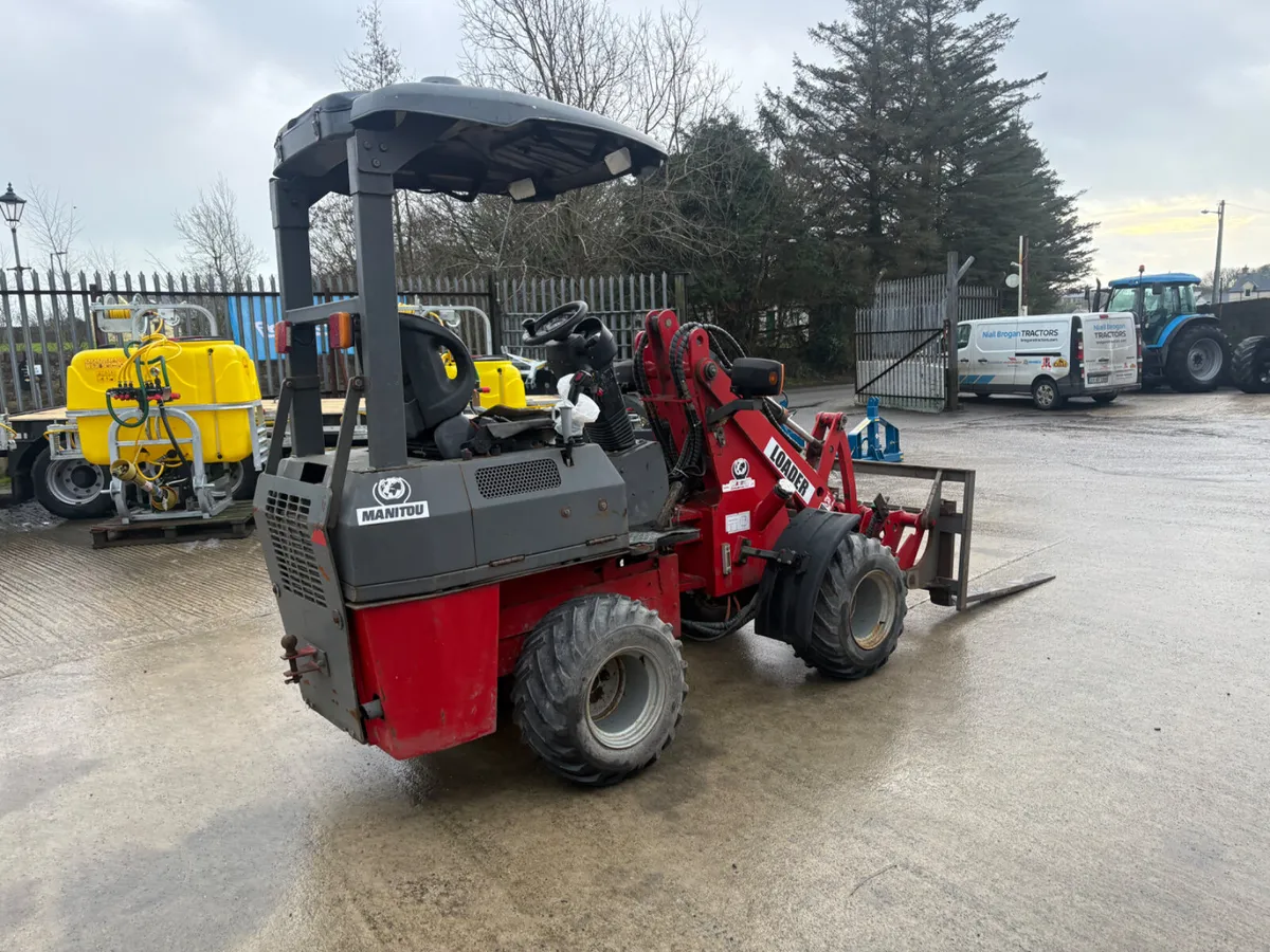 2017 Manitech loader - Image 2