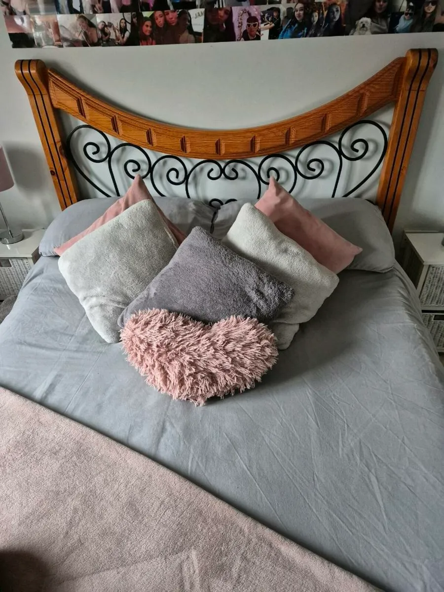 Wooden/Metalbed - Image 2