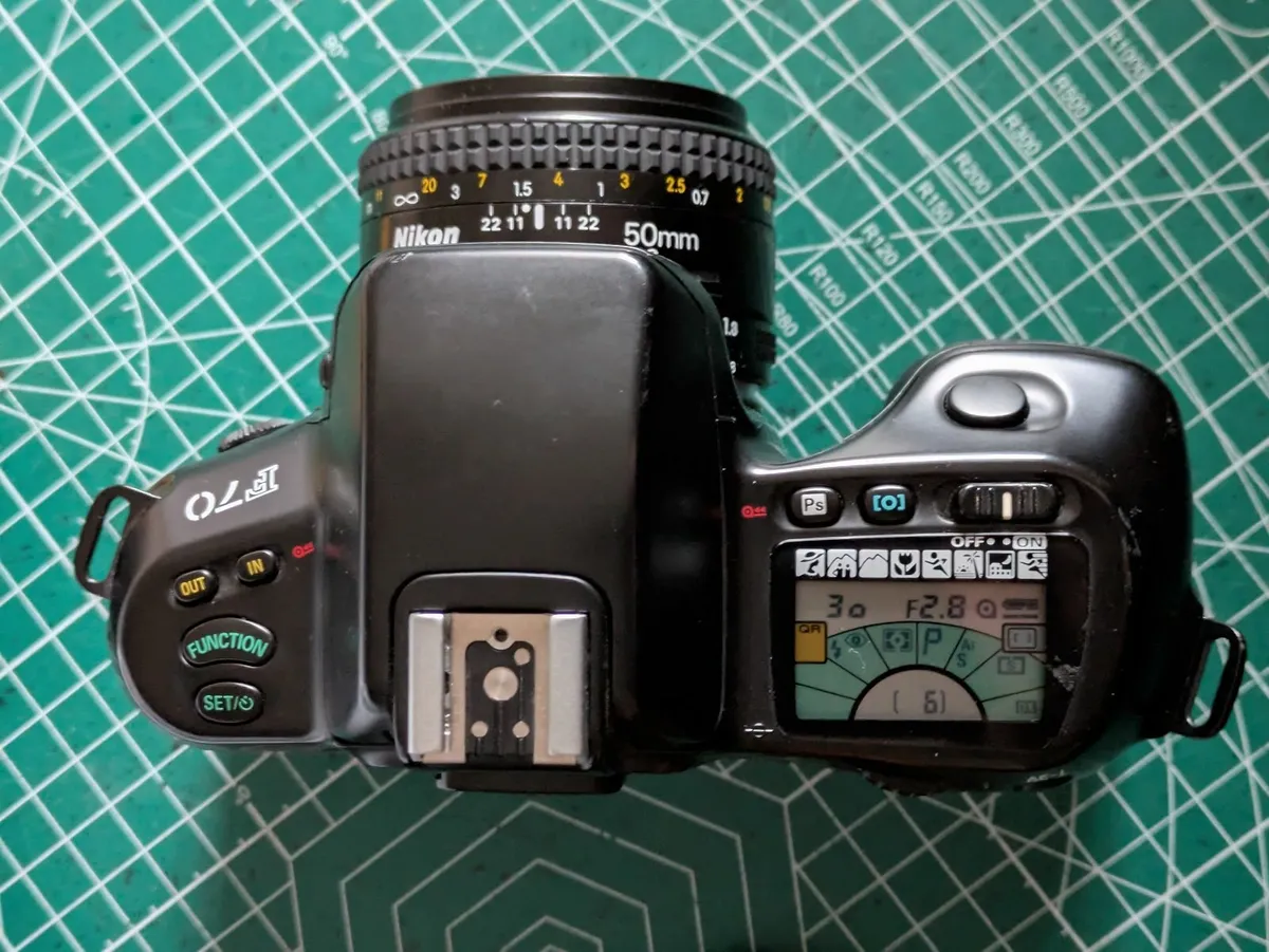 🎞️ Nikon F70 Autofocus film SLR camera + 50/1.8 - Image 2