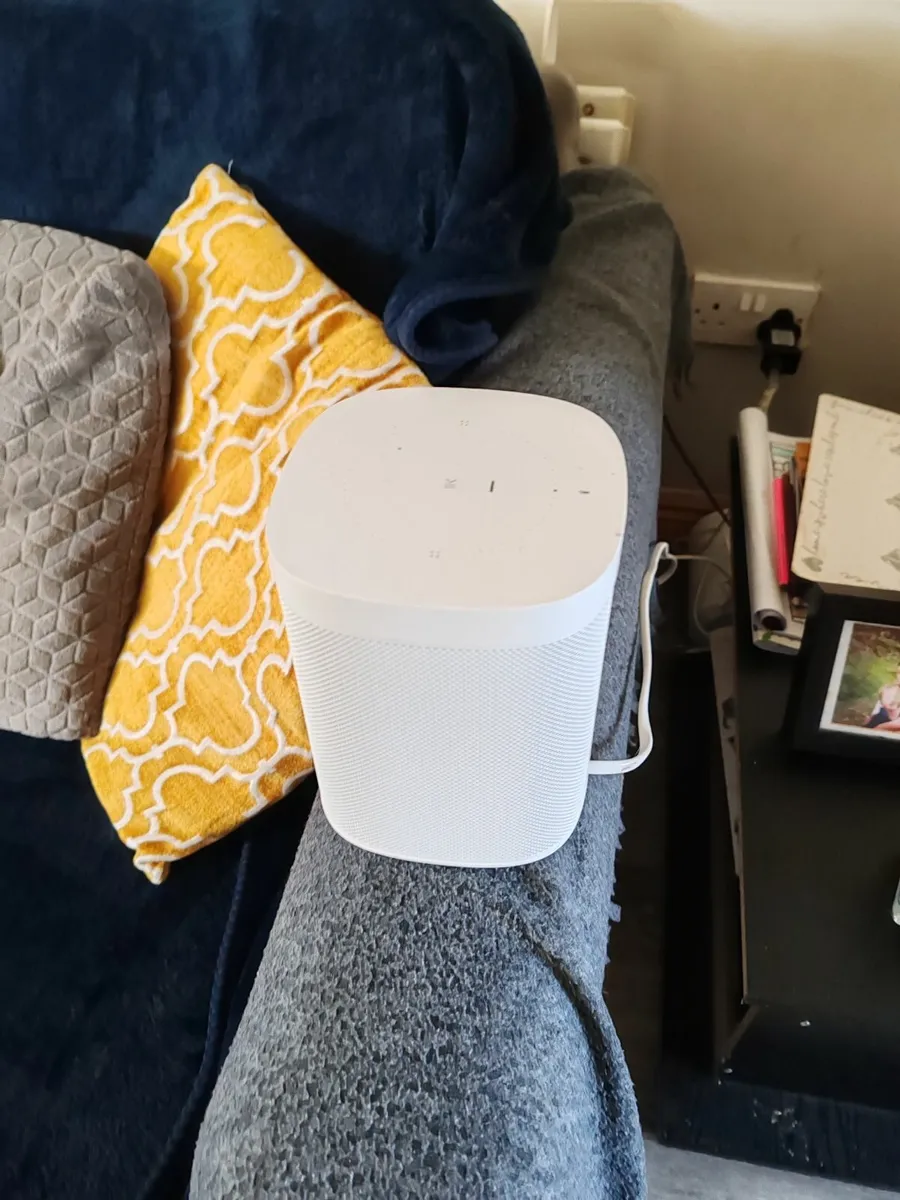 Sonos One x2 and Sonos Era - Image 3