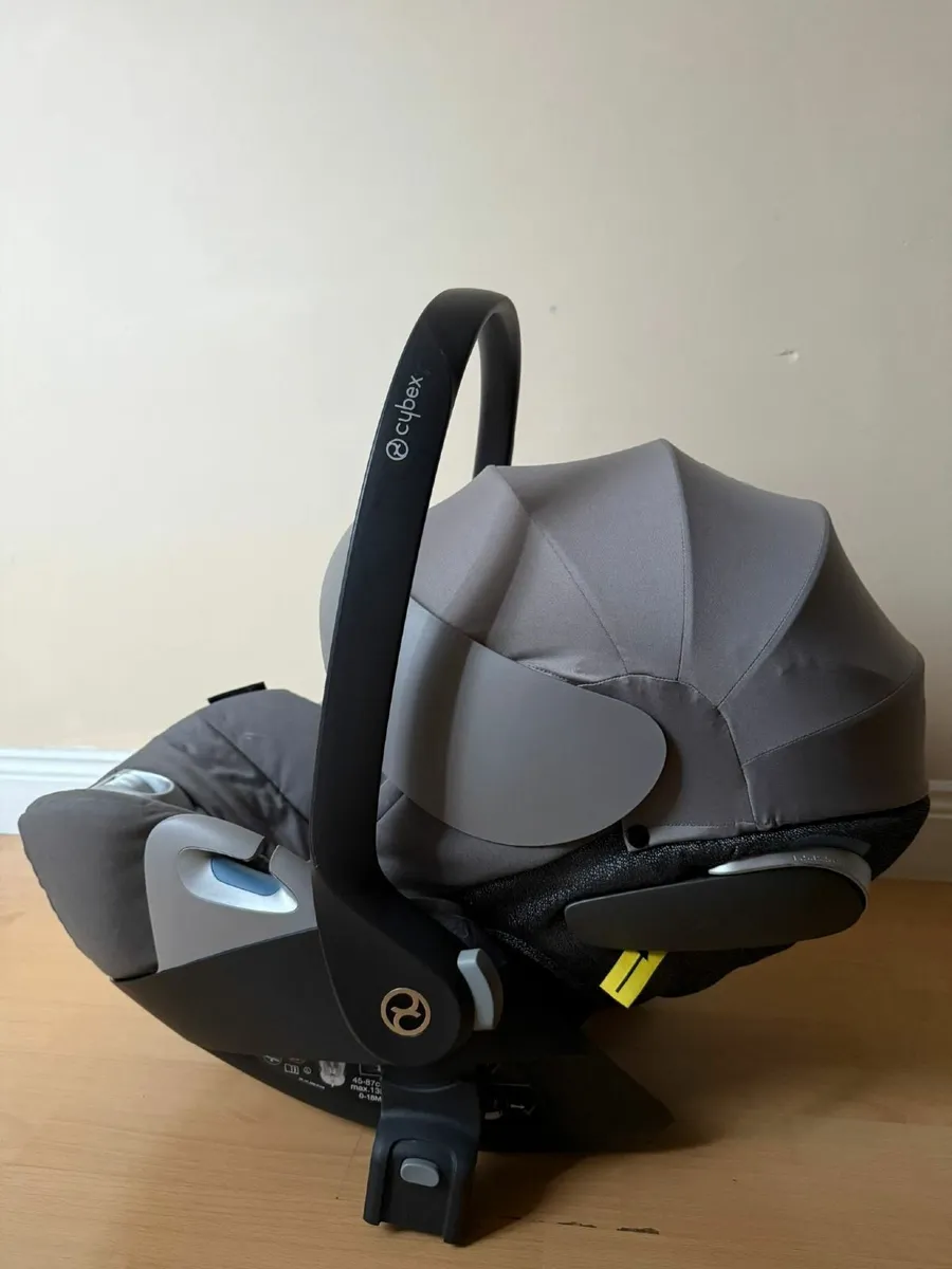 Cybex Cloud Z i-Size Infant Car Seat (0–13 kg) - Image 1