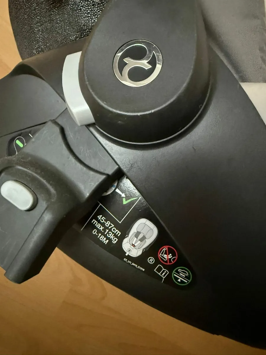 Cybex Cloud Z i-Size Infant Car Seat (0–13 kg) - Image 3