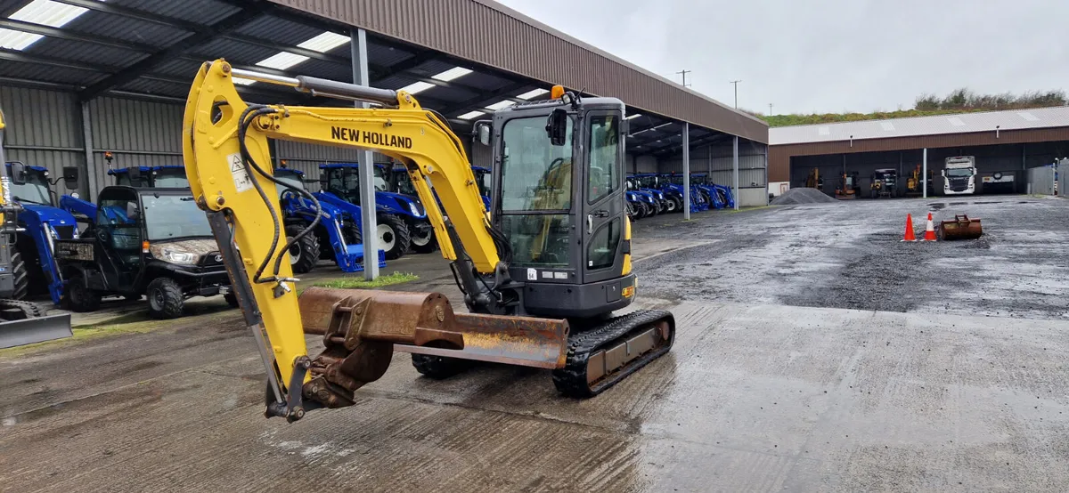 New Holland E37C - Image 2