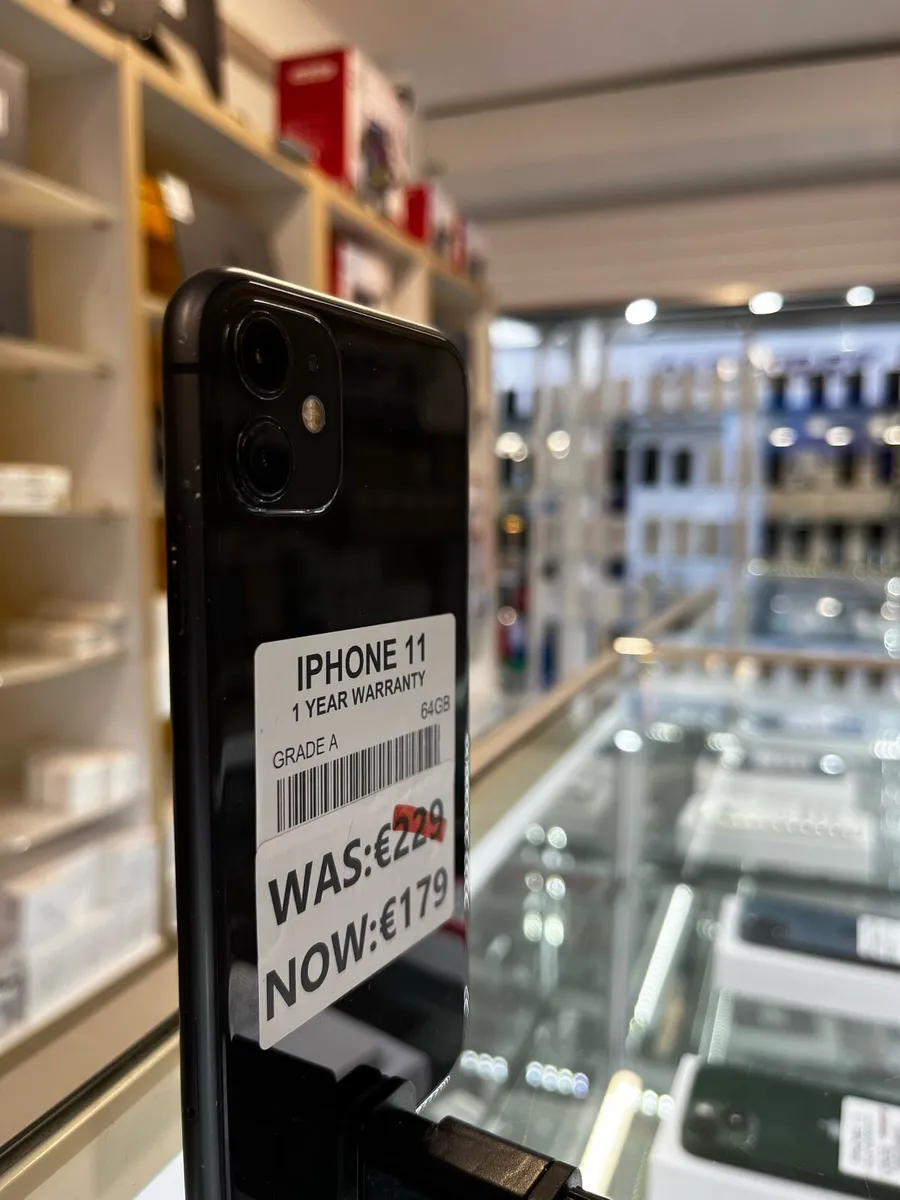 📱IPHONE 11 64GB GRADE A 1 YEAR WARRANTY - Image 3