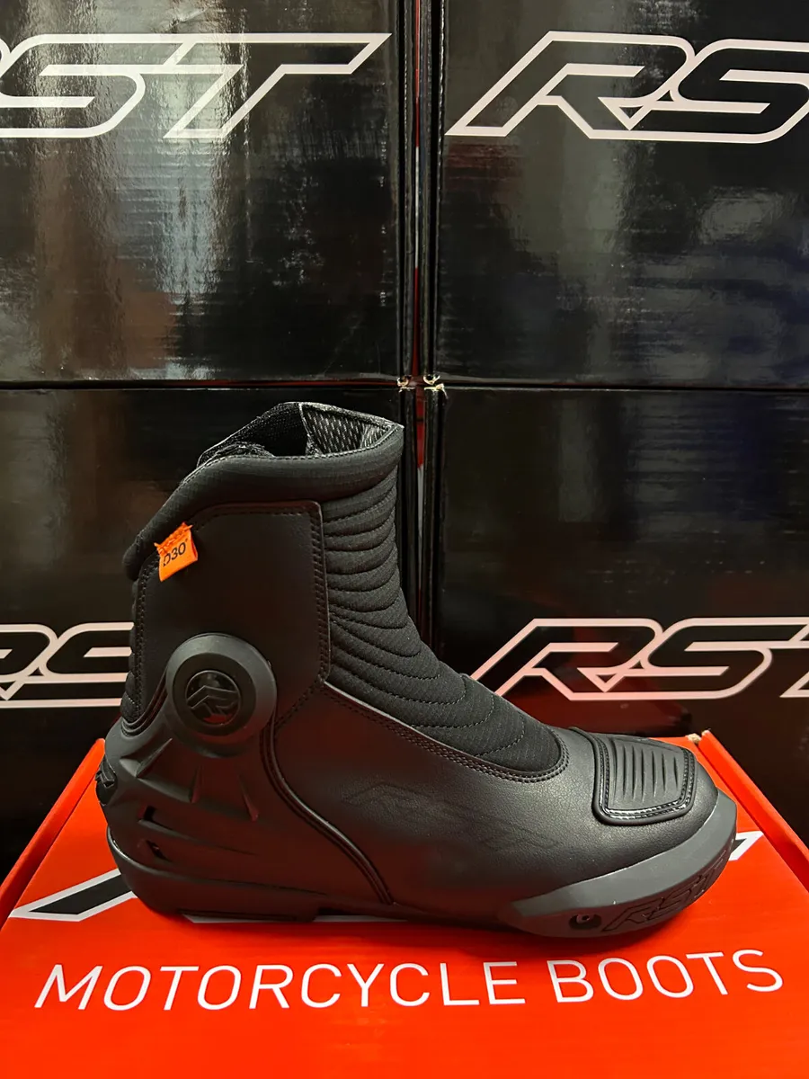 RST Tractech Leather D30 Range In Stock - Image 3