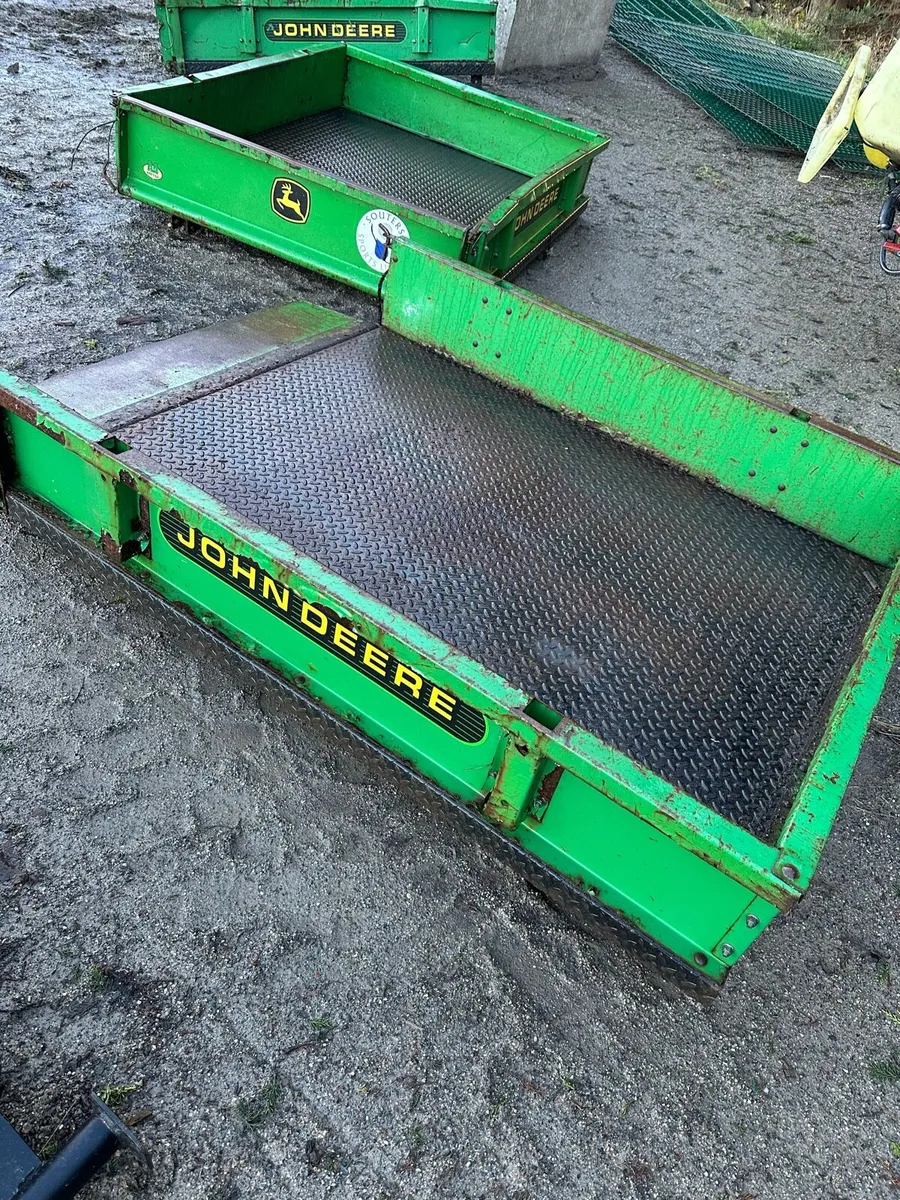 Johndeere body - Image 1