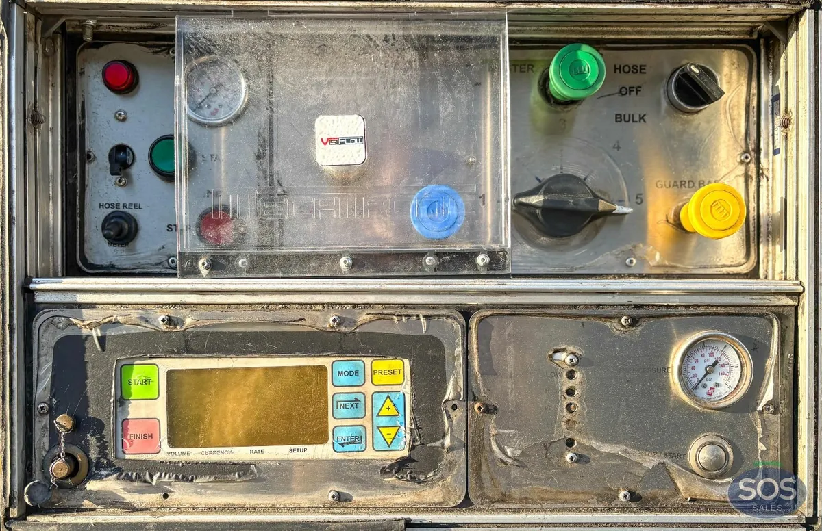 2001 Heil PT33/2 29000L 5 Comp Fuel Semi-trailer - Image 4