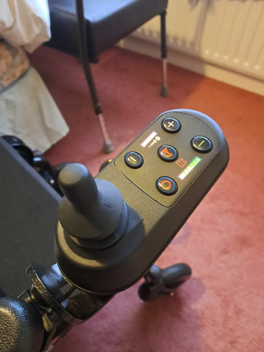 Electric wheelchair - Image 4