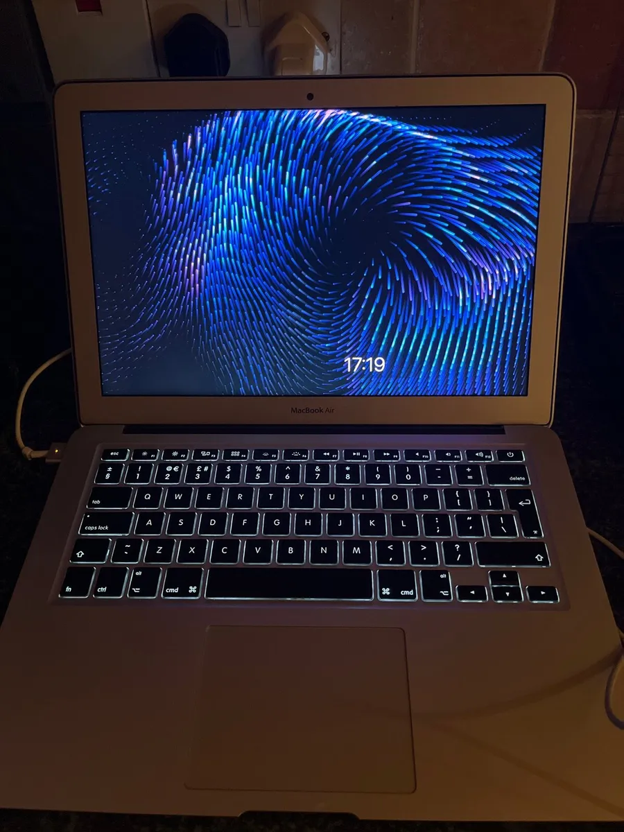 Apple Mac Book Air 2015 (8GB) - Image 4